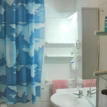 Sea View Apartment *